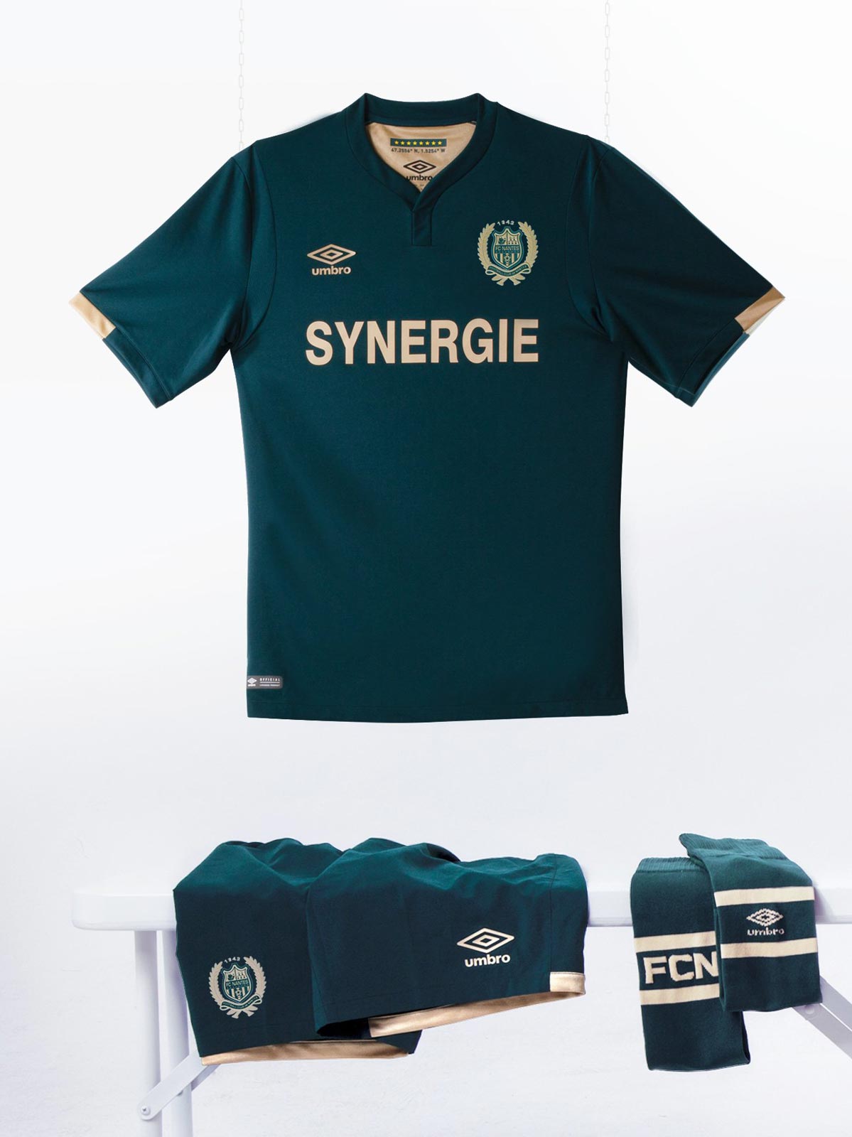 nantes-16-17-away-kit%2B%25281%2529.jpg