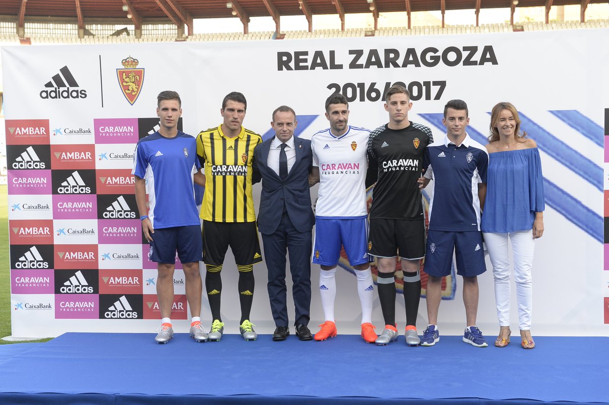 zaragoza-16-17-kits%2B%25282%2529.jpg