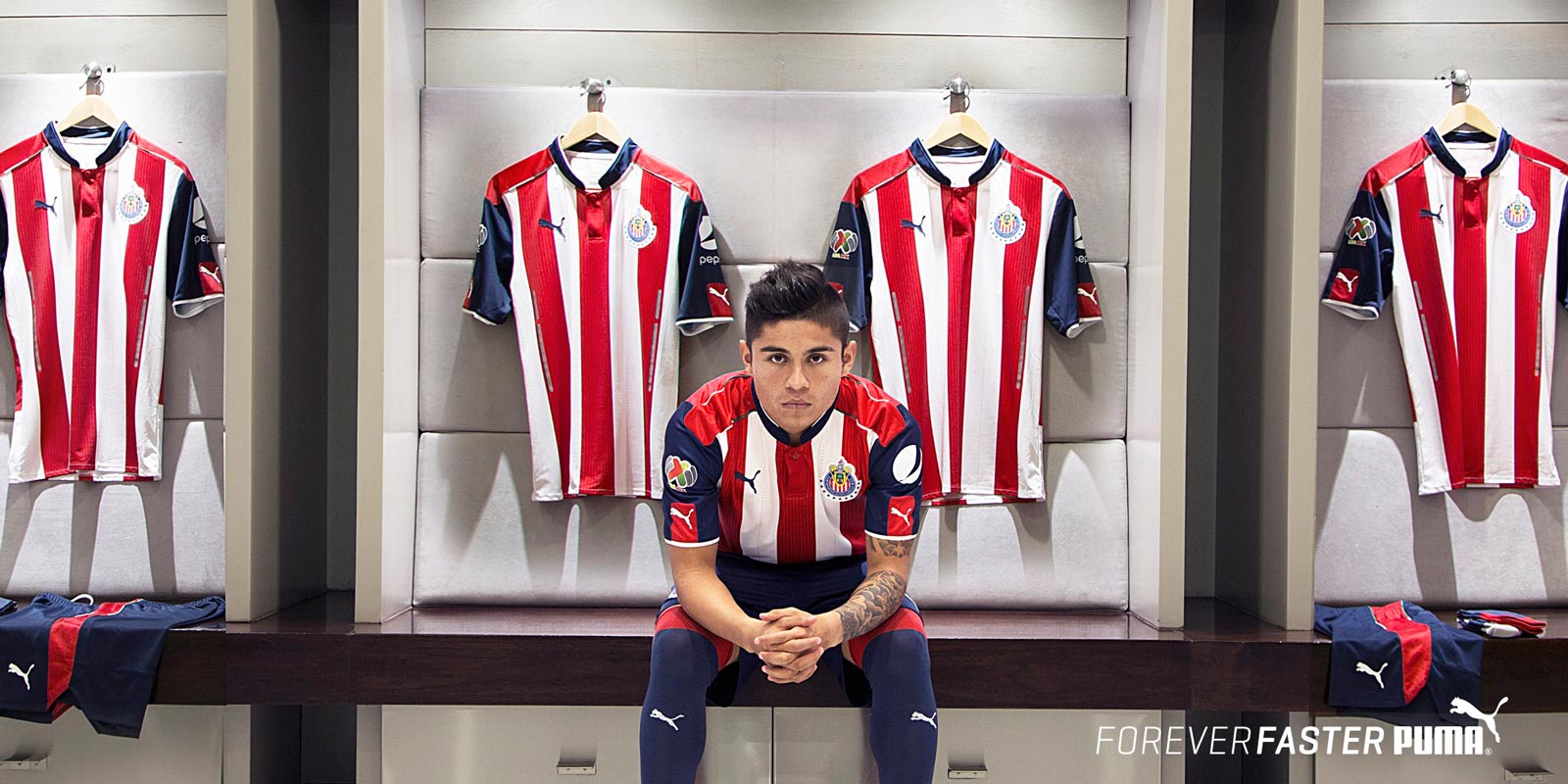 puma-chivas-16-17-home-kit-3.jpg