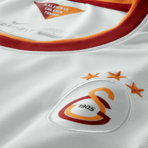 Galatasaray-14-15-Away-Kit+(3).jpg