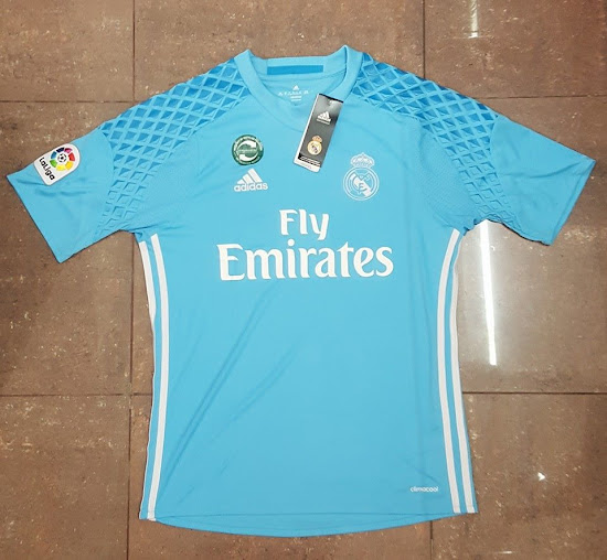 Real-Madrid-16-17-Goalkeeper-Kit%2B%25283%2529.jpg