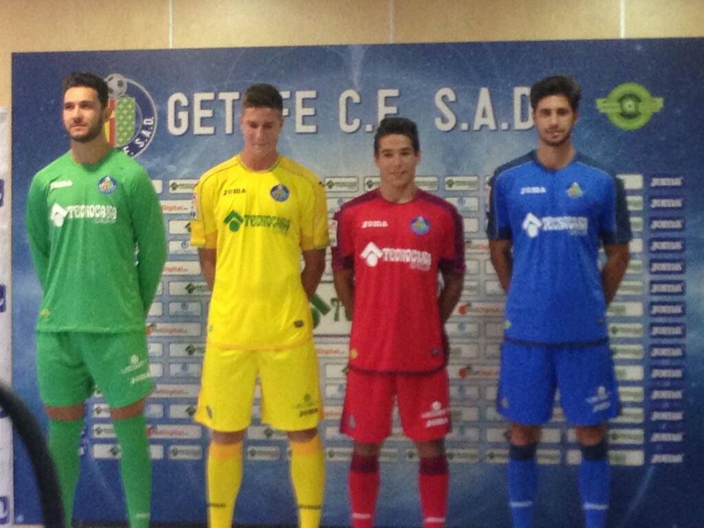 Getafe-14-15-Kits+(2).jpg