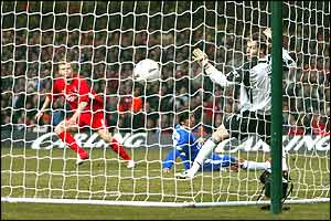 _40871175_riise_goal300.jpg