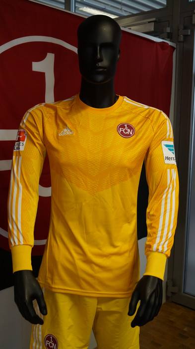 1-FC-Nurnberg-14-15-Goalkeeper-Kits+(2).jpg