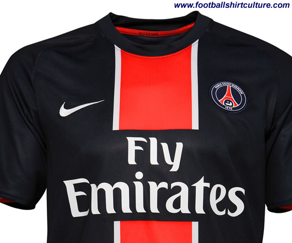 paris_saint_germain_08_09_home_nike_shirt_close.jpg