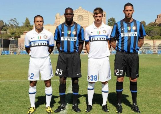 le-tre-nuove-divise-dell-inter-2009-2010.jpg