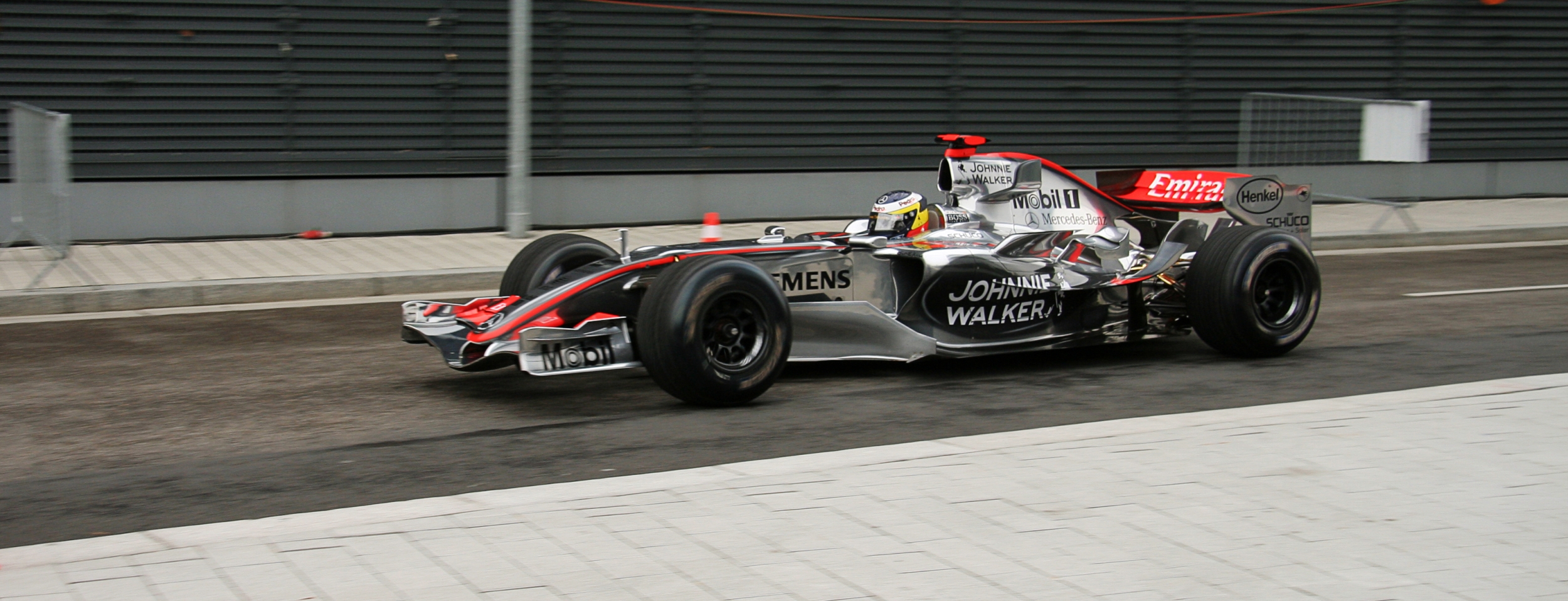 F1_car_McLarenMercedes_2006.jpg