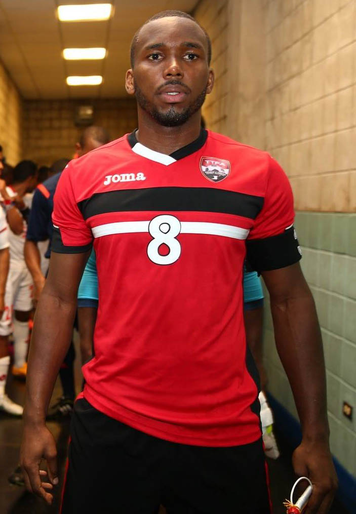 trinidad-and-tobago-2015-home-kit%2B(3).jpg