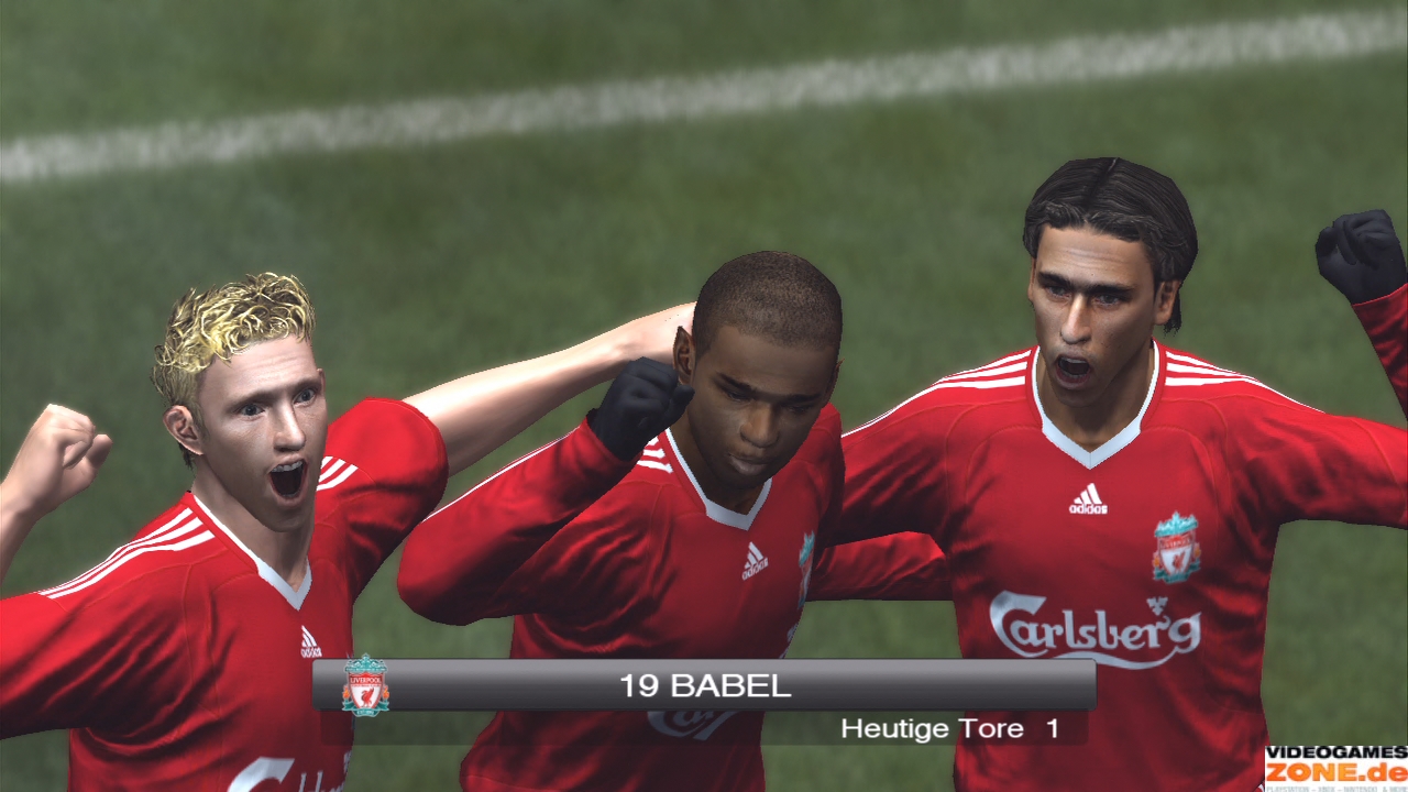 VGZ_PES_09_ManU_Liverpool_39.jpg