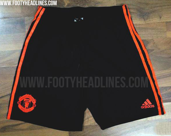 manchester-united-15-16-third-kit%2B(2).jpg