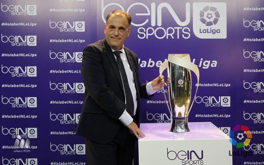 new-la-liga-trophy-2016-17-2.jpg