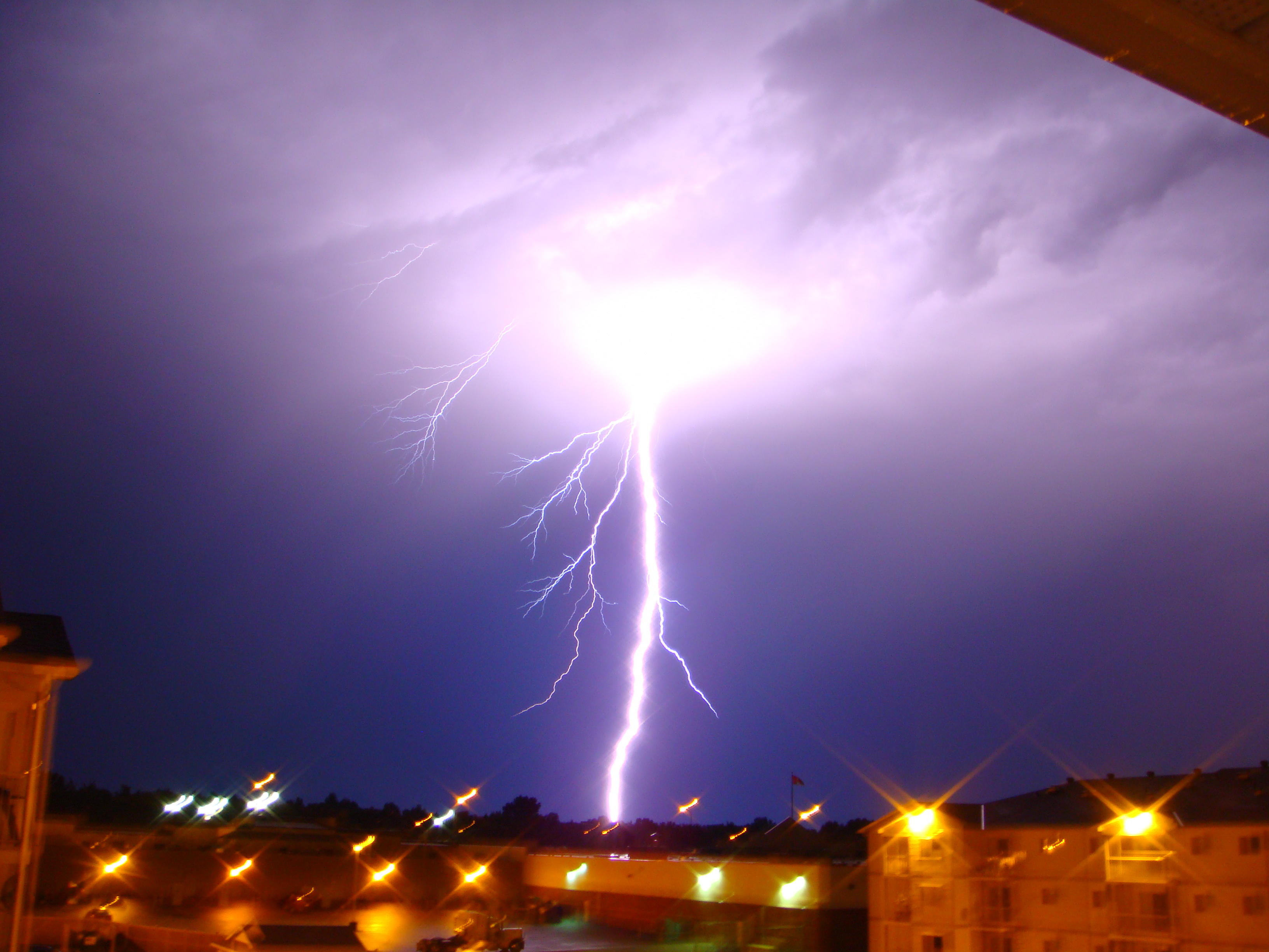 Lightning_at_Home_by_chris.jpg