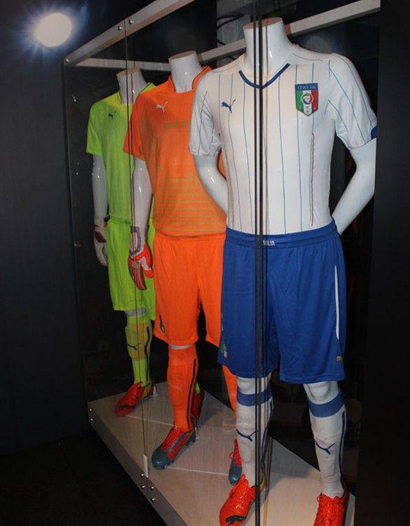 italia-portieri-away-585x750.jpg