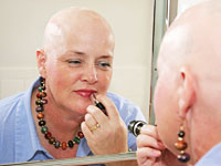 bald-woman-makeup-200.jpg