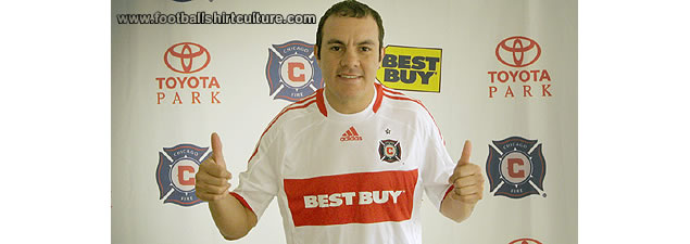 chicago%20fire%20best%20buy%20sponsor%20www-footballshirtculture-com%20%28small%29.jpg