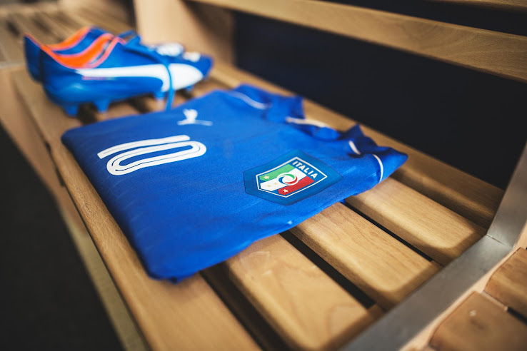 italy-euro-2016-home-kit-3.jpg