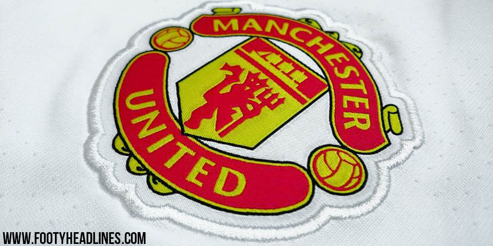 Adidas-Manchester-United-15-16-Away-Kit-4.jpg