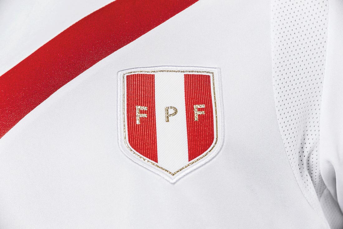 peru-2016-copa-america-home-kit-4.jpg