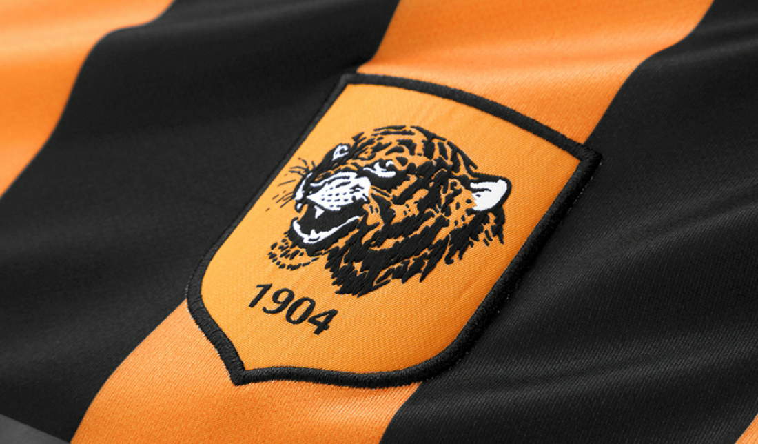 Umbro-Hull-City-14-15-Home-Kit+(3).jpg