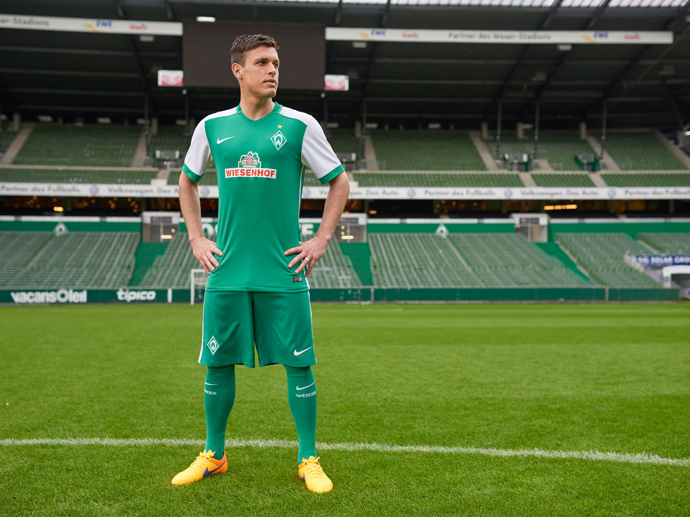 Werder-Bremen-15-16-Home-Kit%2B%284%29.jpg