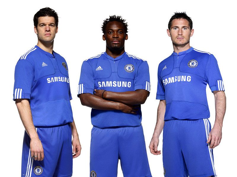 BallackEssienLampard-Chelsea-New-Kit-2009-2_2337249.jpg