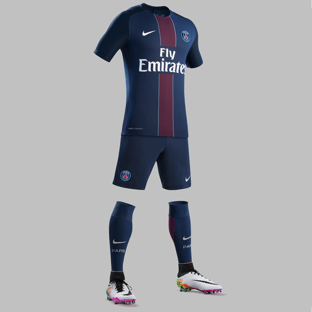 psg-16-17-kit%2B%25284%2529.jpg