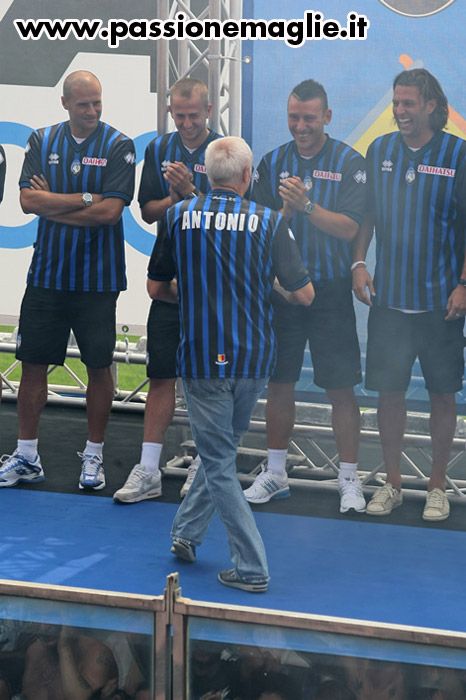 retro-maglia-nerazzurra-atalanta.jpg