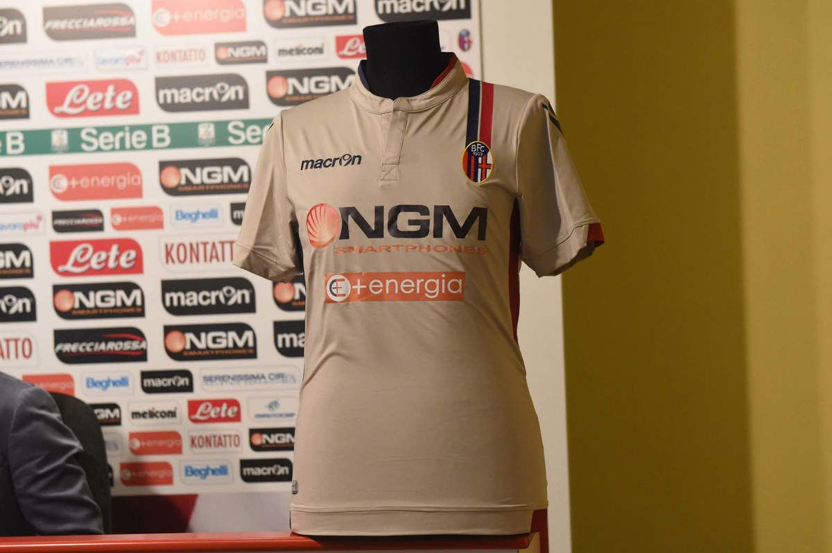 ob_c9796d_terza-maglie-2015-fc-bologna.jpg