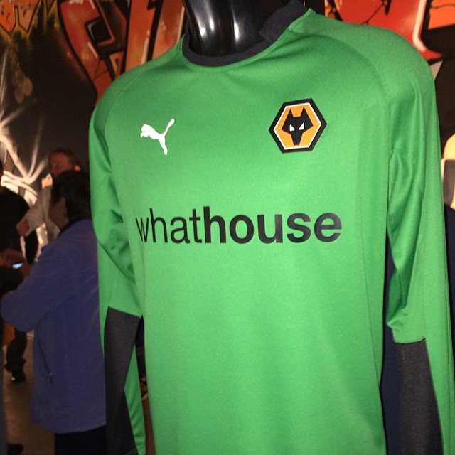 Wolves-14-15-Goalkeeper-Kit.jpg