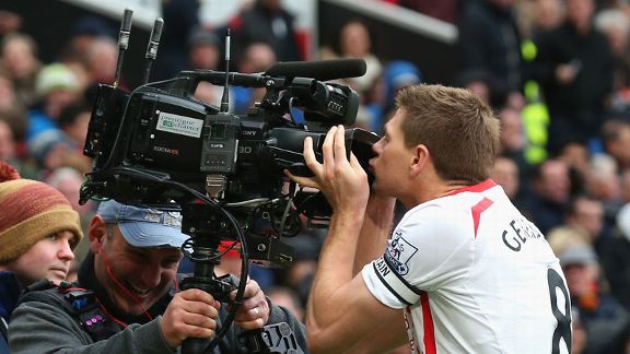 stevengerrardkissescameravsmanchesterunited20140316_576x324.jpg