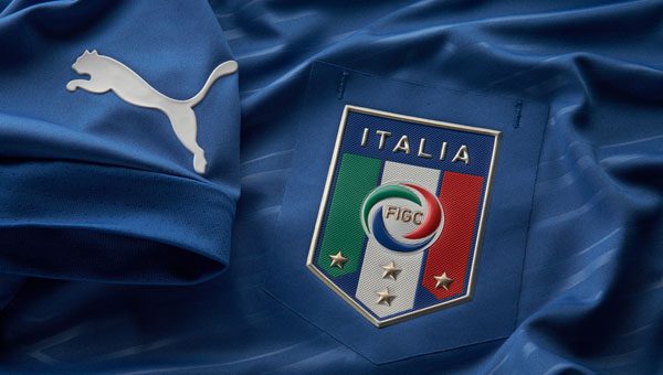 puma-italia-kit-home-azzurri-euro-2012.jpg