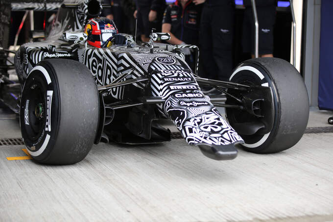 Daniil-Kvat-Red-Bull-Formel-1-Test-Jerez-2-Februar-2015-fotoshowImage-fcb5ce20-840763.jpg