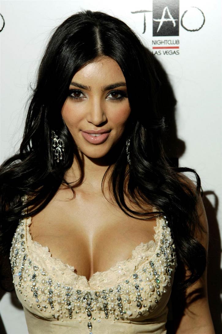 kim-kardashian-tao-birthday-03.jpeg