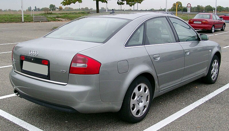 800px-Audi_A6_C5_rear_20081009.jpg